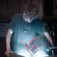 闫闫